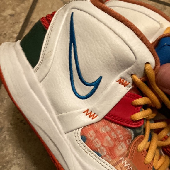 Nike 5.5 Y Kyrie Irving Infinity Kevin Durant Basketball Shoes Nice Condition - Picture 9 of 10